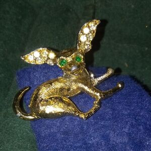 Gold plated Chihuahua pen with rhinestone eyes